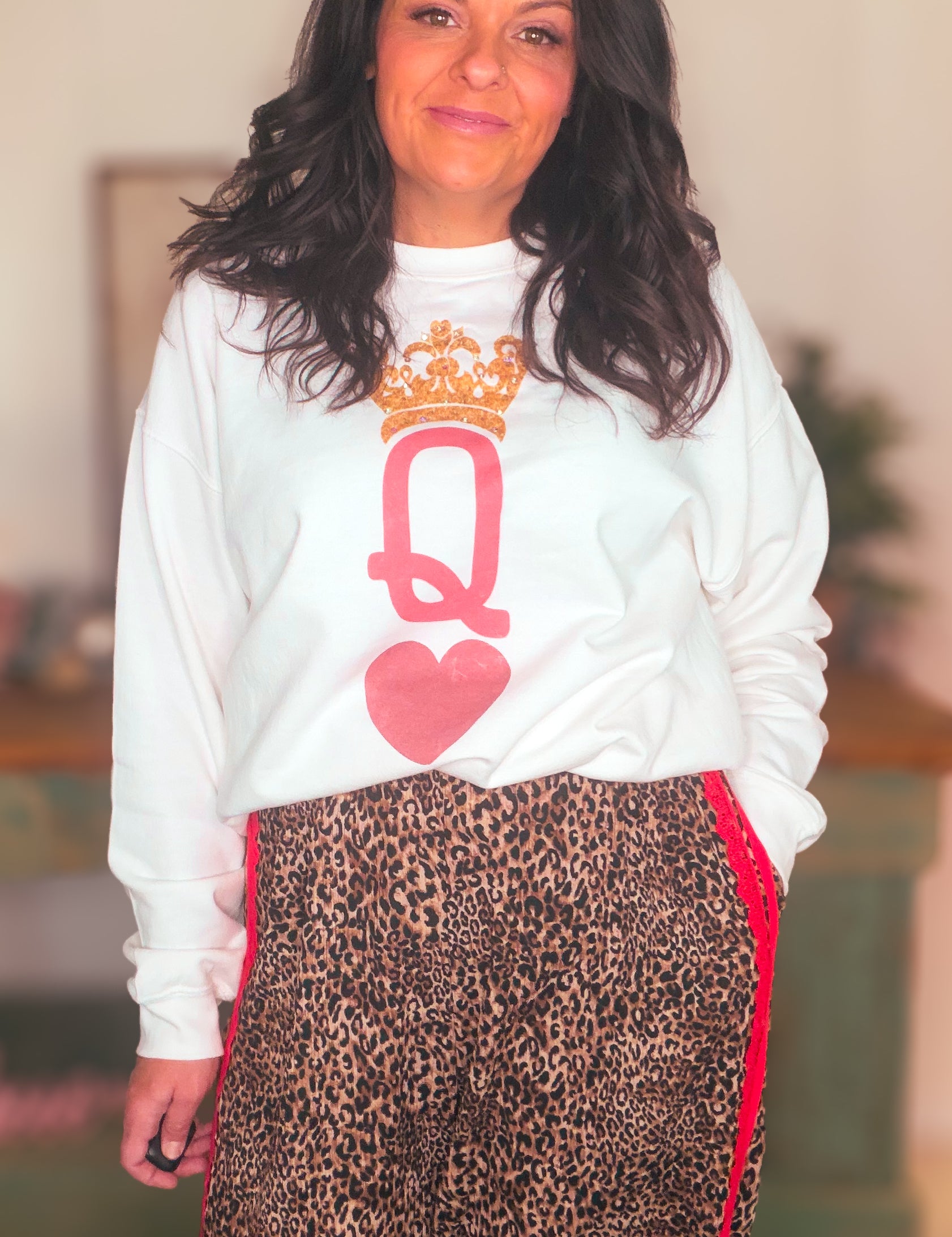 Queen of Hearts Sweatshirt – White