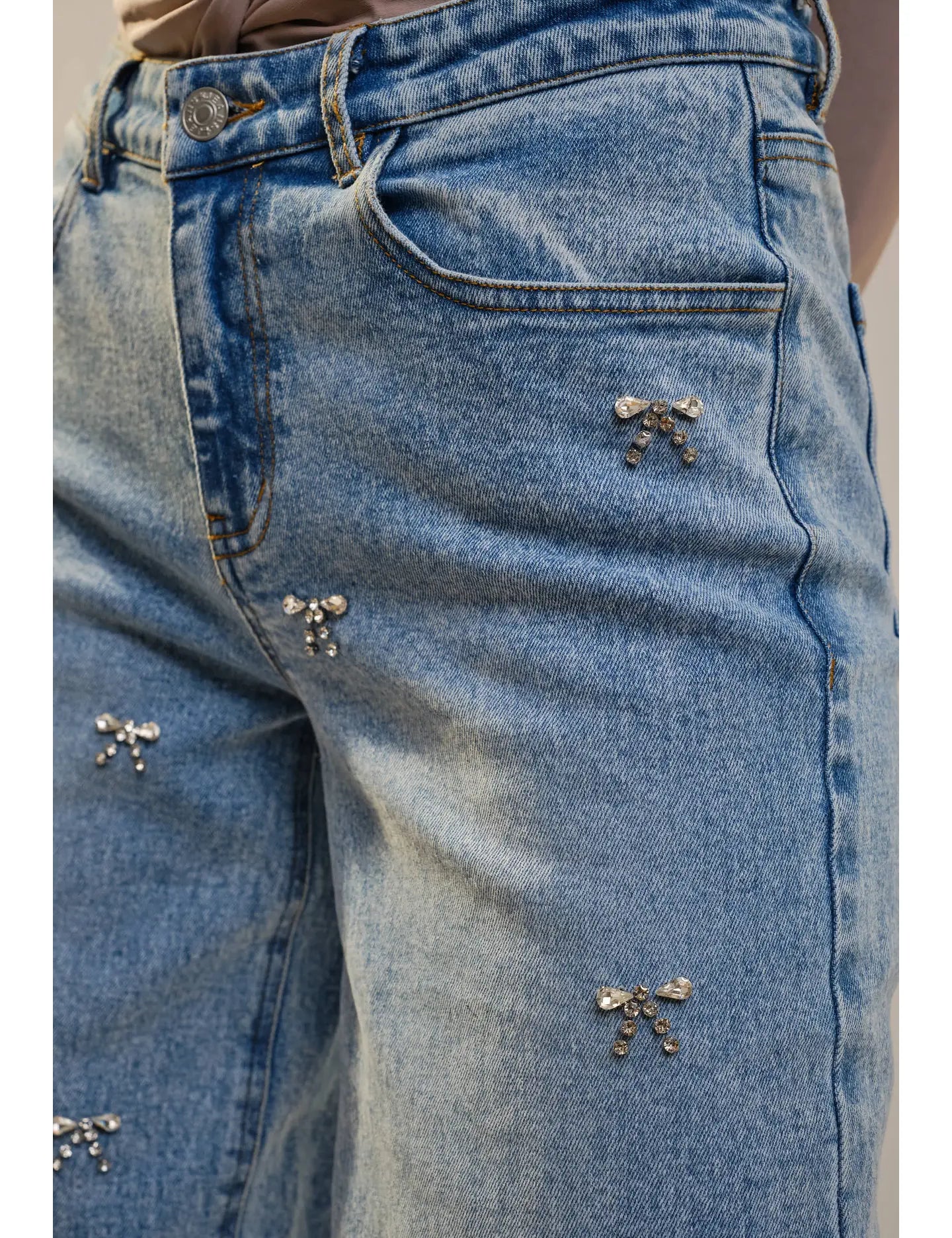 Bow Embellished Straight Leg Jeans