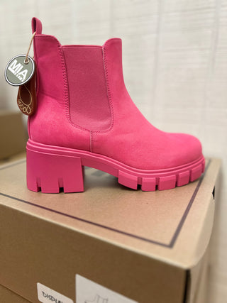 Ivy Chelsea Boot Hot Pink