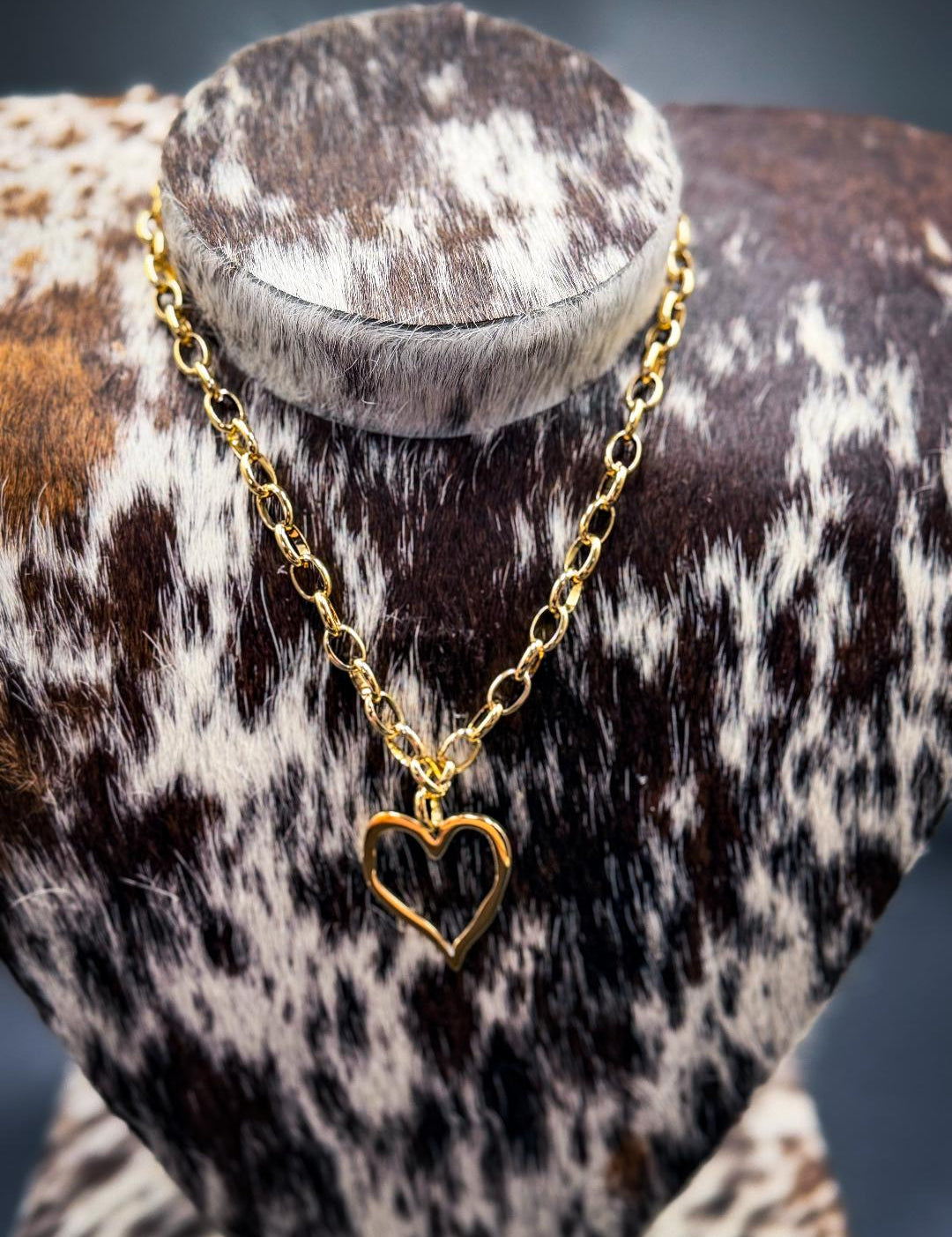 Large Open Heart-Gold-Chansuttpearls