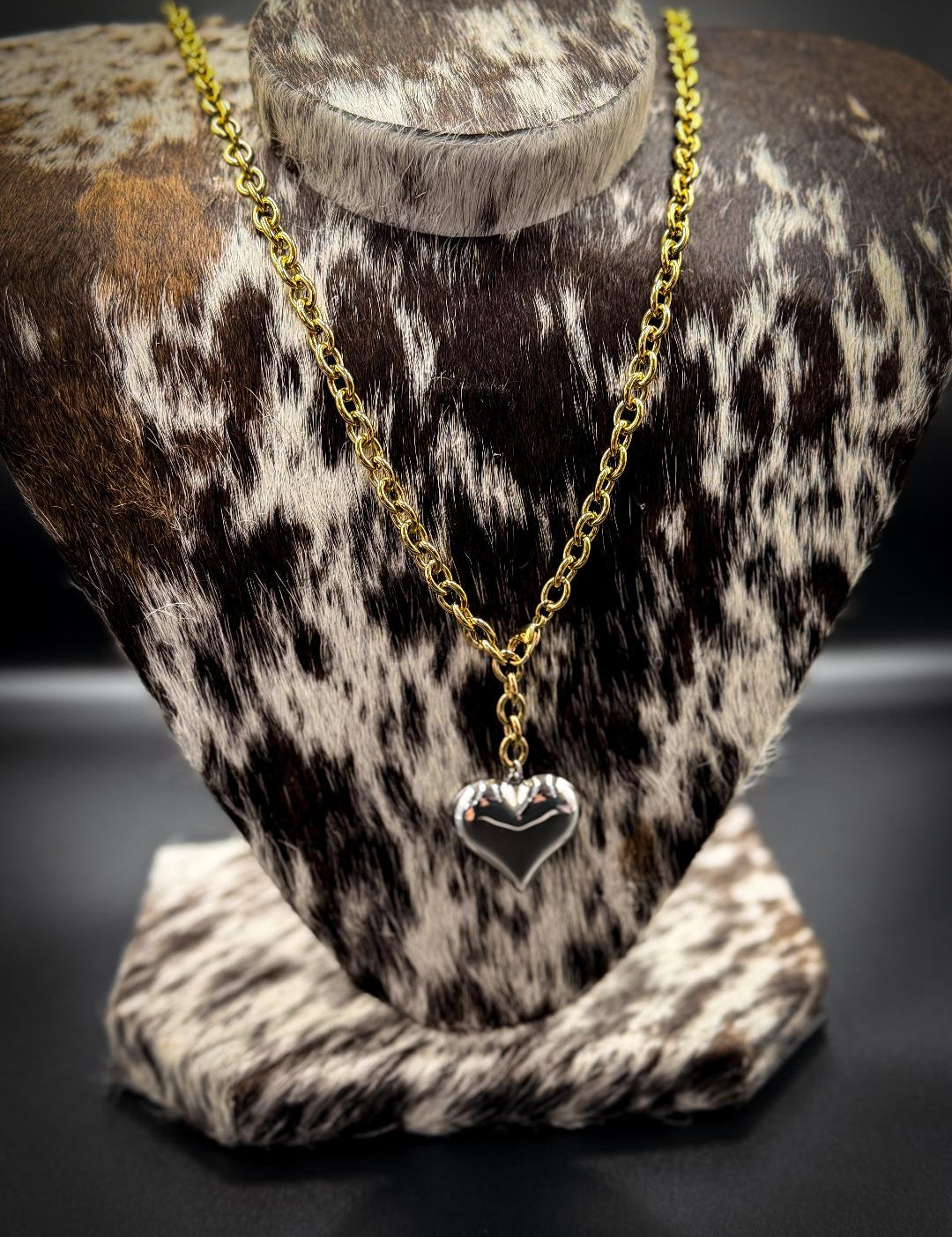 Two Toned Long Heart Necklace-Chansuttpearls