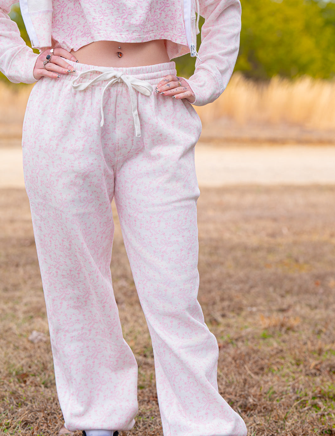 LoveShackFancy Lillia Bow Print Sweatpant – Chantilly