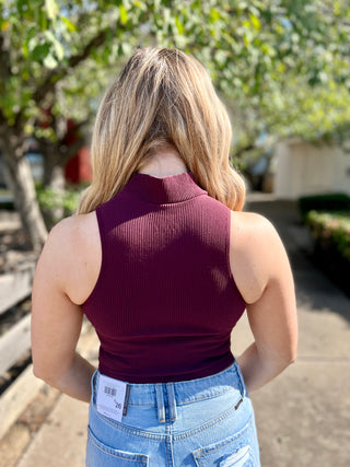 Never Doubt It Ribbed Turtle Neck Cassis Crop Top
